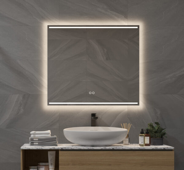 Deze design badkamer spiegel is voorzien van verlichting, grote spiegelverwarming en een dubbele touch schakelaar met dimfunctie en instelbare lichtkleur, kortom van alle gemakken voorzien