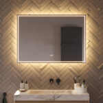 Deze populaire, 100 cm brede badkamer spiegel is van alle gemakken voorzien, zoals: verlichting, spiegelverwarming, dimfunctie en een instelbare lichtkleur