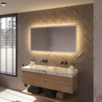 De geïntegreerde spiegelverwarming schakelt automatisch mee met de verlichting en voorkomt dat de spiegel beslaat na bv het douchen, handig!