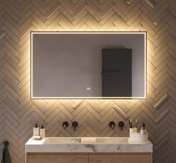 Populair model badkamerspiegel met dimbare verlichting, verwarming en dubbele touch sensor voor onder andere het instellen van de gewenste lichtkleur, handig!