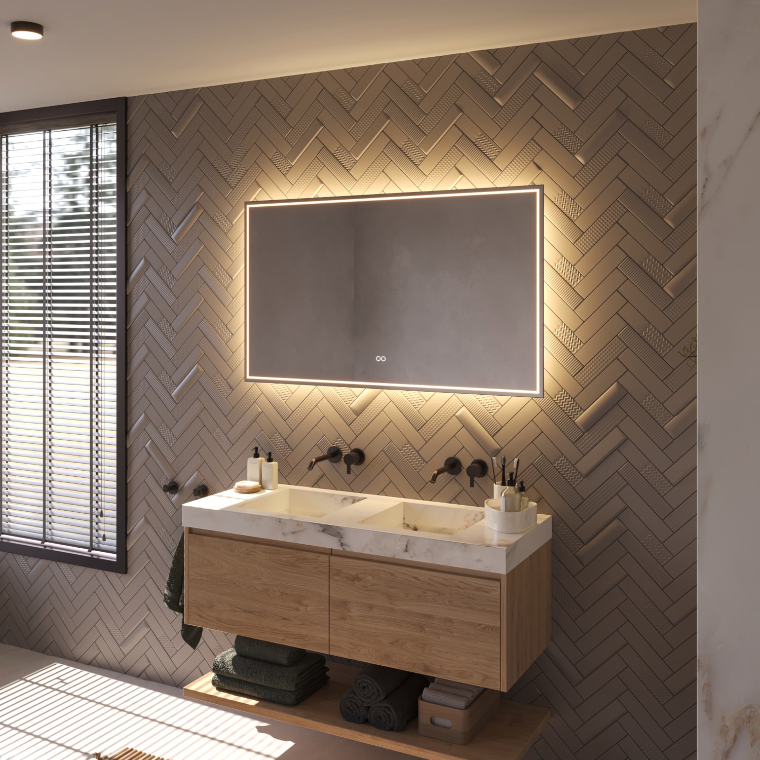 De geïntegreerde spiegelverwarming schakelt automatisch mee met de verlichting en voorkomt dat de spiegel beslaat na bv het douchen, handig!