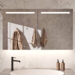 Populair model spiegelkast, uitgevoerd met verlichting, spiegelverwarming en 2 geaarde stopcontacten. Kortom, een echte eyecatcher!