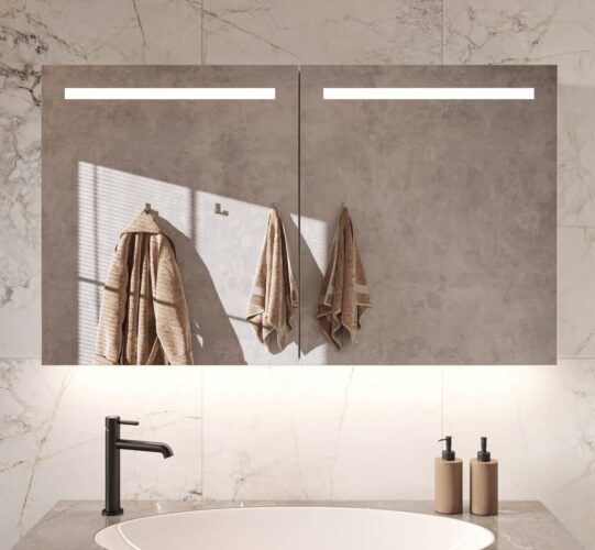 Populair model spiegelkast, uitgevoerd met verlichting, spiegelverwarming en 2 geaarde stopcontacten. Kortom, een echte eyecatcher!
