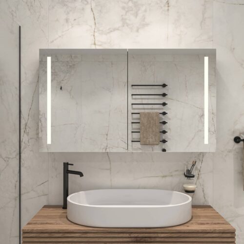 Deze alu badkamer spiegelkast is 120 cm breed en 70 cm hoog