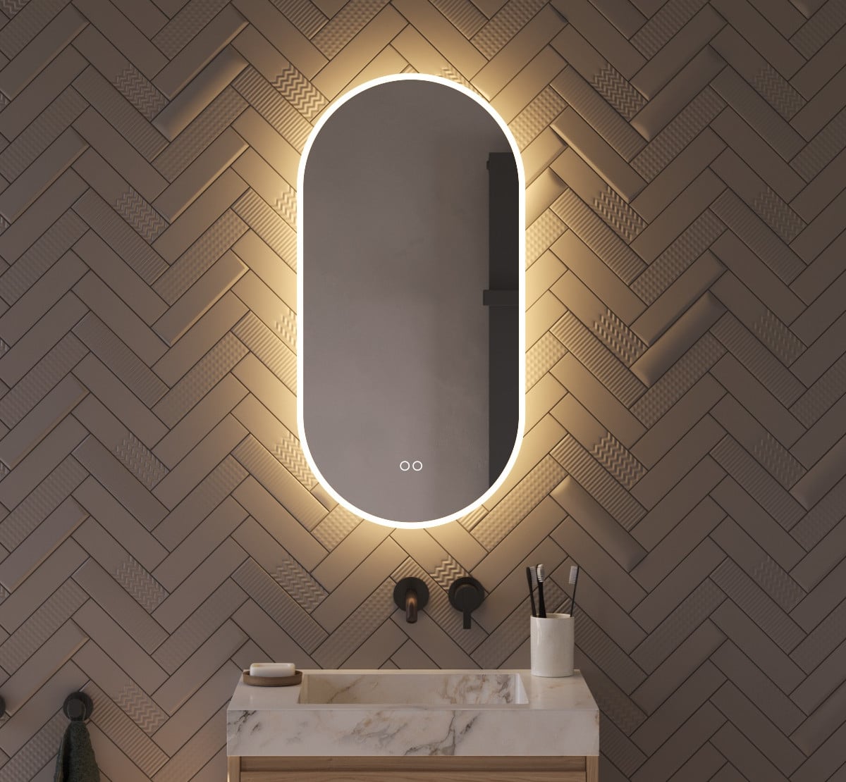 Ce miroir ovale étroit pour salle de bain est entièrement équipé, comme par exemple : éclairage et chauffage intégrés, fonction de gradation, couleur de lumière réglable et double commande tactile.