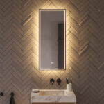 Stijlvolle smalle badkamer spiegel met verlichting en spiegelverwarming