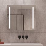 Aluminium badkamer spiegelkast, uitgevoerd met verlichting en spiegelverwarming