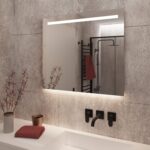 Deze badkamer spiegel is 80 cm breed, 70 cm hoog en slechts 3 cm diep