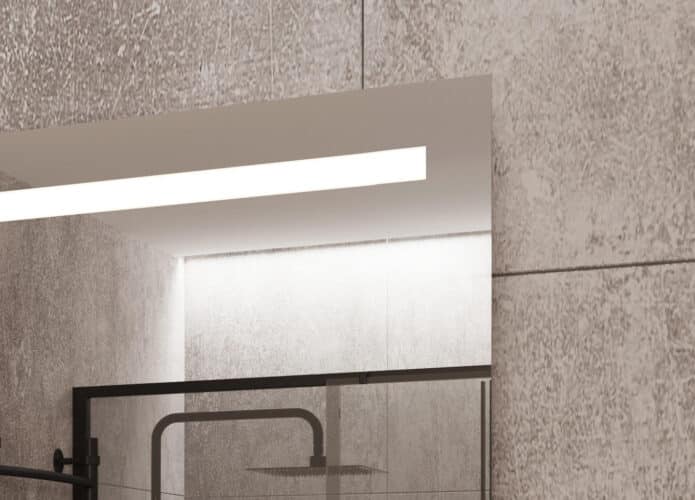 Bovenkant spiegel met ingebouwde led verlichting