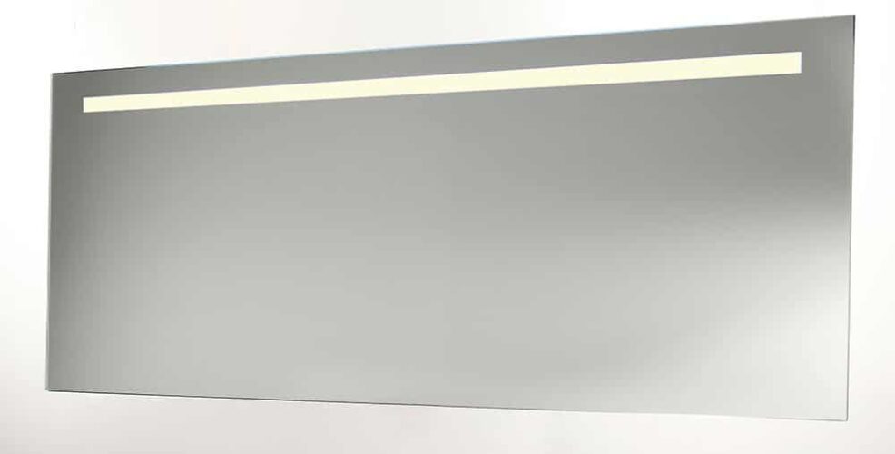 Schaere spiegel van 140 cm breed met verlichting, verwarming en een sensor schakelaar met dimfunctie