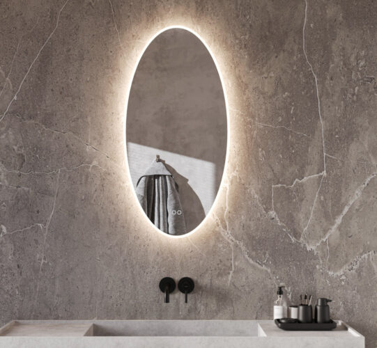Deze stijlvolle spiegel van 45x90 cm is een ware eye-catcher in de badkamer en daarnaast van alle gemakken voorzien