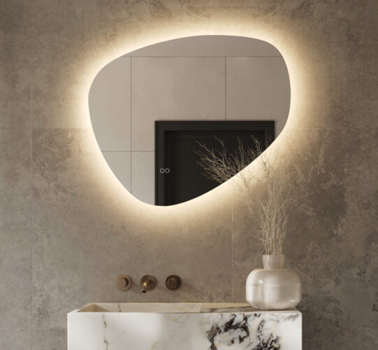 Stijlvolle organische badkamer spiegel, uitgevoerd met dimbare verlichting, instelbare lichtkleur, spiegelverwarming en dubbele touch schakelaar