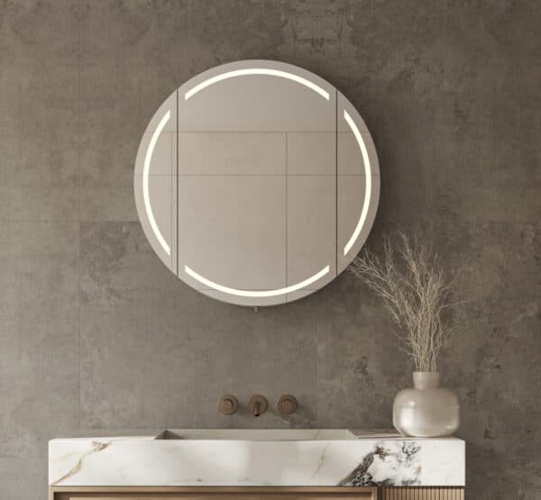 Stijlvolle ronde badkamer spiegelkast met een diameter van 80 cm. Voorzien van onder andere verlichting en spiegelverwarming