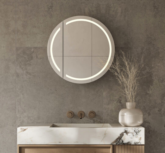 Stijlvolle ronde badkamer spiegelkast met een diameter van 60 cm. Voorzien van onder andere verlichting, spiegelverwarming en een stopcontact met USB