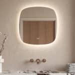 Fraaie Deens ovale spiegel voor in de badkamer en van alle gemakken voorzien