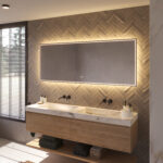 De geïntegreerde spiegelverwarming schakelt automatisch mee met de verlichting en voorkomt dat de spiegel beslaat na bv het douchen, handig!