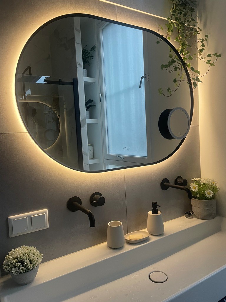 Badkamer spiegel met magnetische scheerspiegel