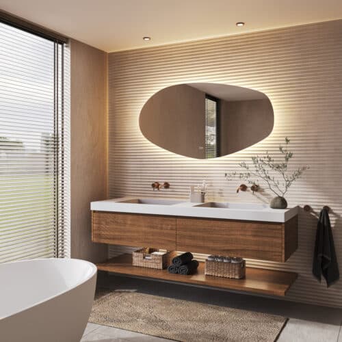 De geïntegreerde spiegelverwarming schakelt automatisch mee met de verlichting en voorkomt dat de spiegel beslaat na bv het douchen, handig!