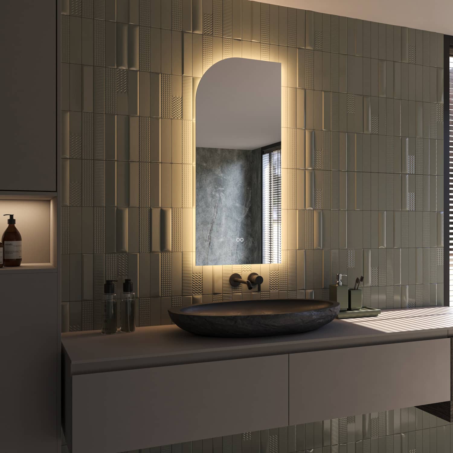 De spiegel wordt volledig aansluitklaar geleverd en is met de meegeleverde instructie en ophangmaterialen eenvoudig aan de wand te monteren