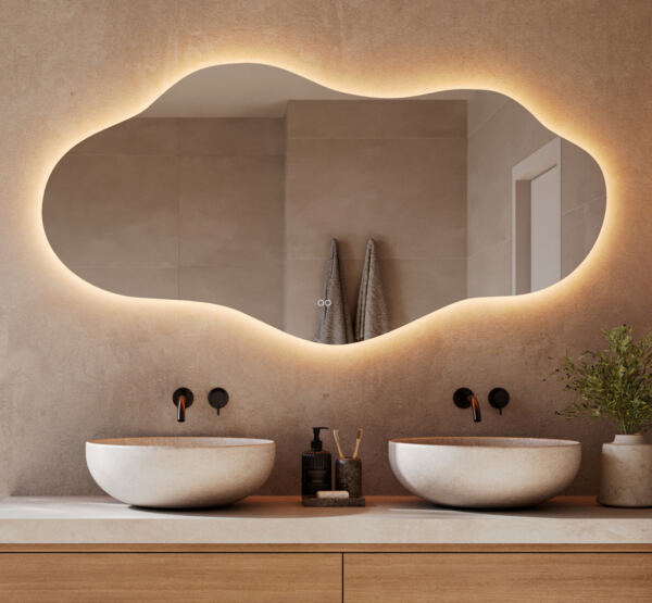 Fraaie asymmetrische spiegel voor in de badkamer van 160 cm breed, uitgevoerd met dimbare verlichting, instelbare lichtkleur, spiegelverwarming en dubbele touch schakelaar
